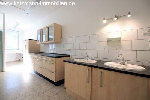  Behandlungsraum (Praxis) - 