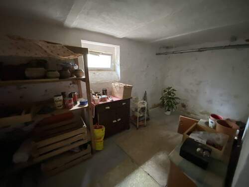 Kellerraum mit Öllager - 