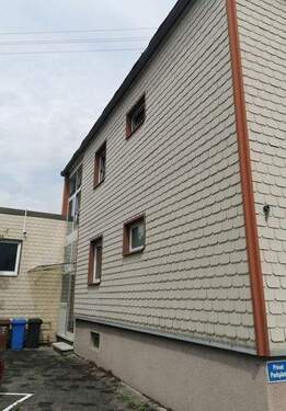 Eingangsbereich G9 mit Parkplatz - 6 Zimmer Mehrfamilienhaus, Wohnhaus zum Kaufen in Ludwigshafen am Rhein / Edigheim
