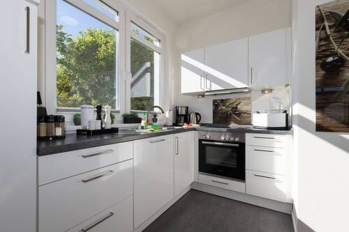 Die geräumige Einbauküche mit Markengeräten - 