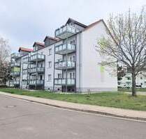 Zum Verlieben: 3-Raum-Wohnung in kompletter Sanierung mit Süd-Balkon - Neukieritzsch