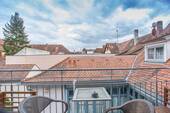 Blick über die Altstadtdächer - 5 Zimmer Etagenwohnung in Erlangen