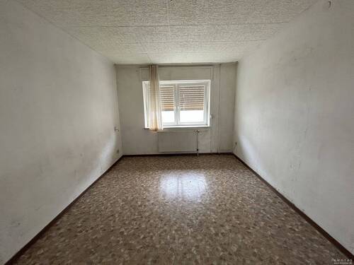 Zimmer EG - 1 Zimmer Mehrfamilienhaus, Wohnhaus in Mandelbachtal / Ommersheim