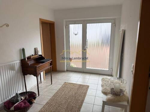 Eingangsbereich EG Wohnung - 8 Zimmer Mehrfamilienhaus, Wohnhaus in Neuenburg am Rhein