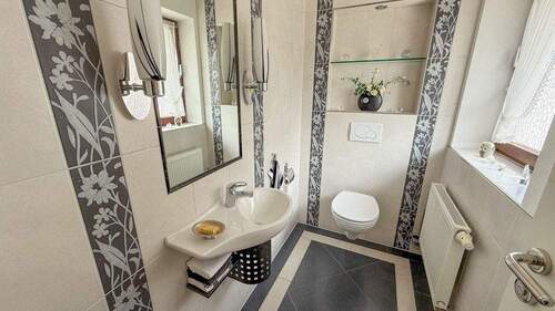 Gäste-WC im Erdgeschoss - 