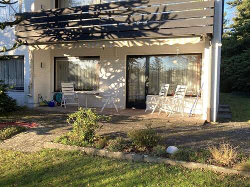 vordere Terrasse am Wohnzimmer - 