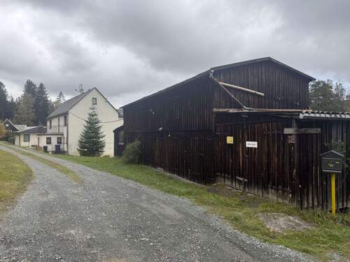 Schuppen neben dem Haus - 