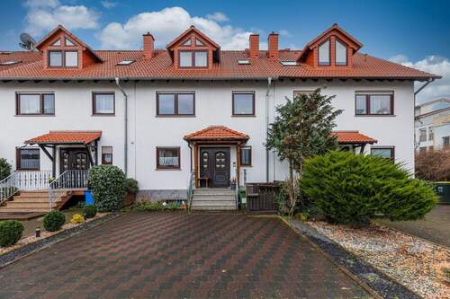 Hausansicht vorne - 8 Zimmer Reihenmittelhaus zum Kaufen in Ginsheim-Gustavsburg