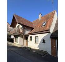 Älteres Wohnhaus mit Doppelgarage in Bad Mergentheim - Ortsteil Apfelbach