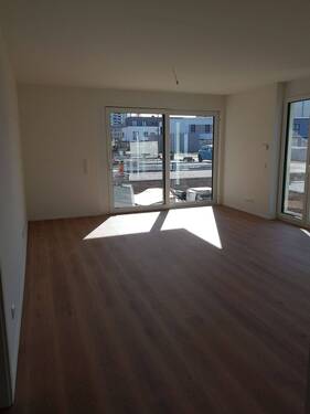 20220212_Wohnzimmer - 2 Zimmer Etagenwohnung zur Miete in Weil am Rhein