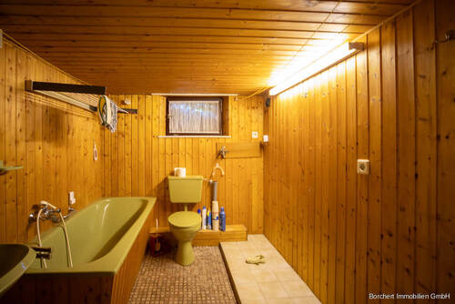 Wannenbad im Keller - 