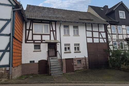Frontansicht - 6 Zimmer Einfamilienhaus zum Kaufen in Großalmerode