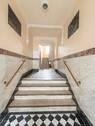 Hauseingang - 2 Zimmer Etagenwohnung zum Kaufen in Berlin