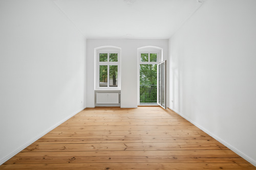 Wohnzimmer - Berlin-Wilmersdorf: Saniertes Altbaujuwel mit Balkon & 3,20 m Deckenhöhe – ruhig, hell & mit Ausbaupotenzial im charmanten Hinterhaus