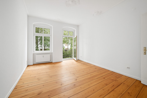  Wohnzimmer - 2 Zimmer Etagenwohnung zum Kaufen in Berlin