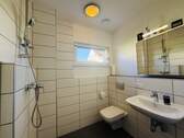 Gäste-WC mit Dusche - 