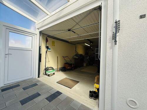 Abstellraum hinter den Garagen - 