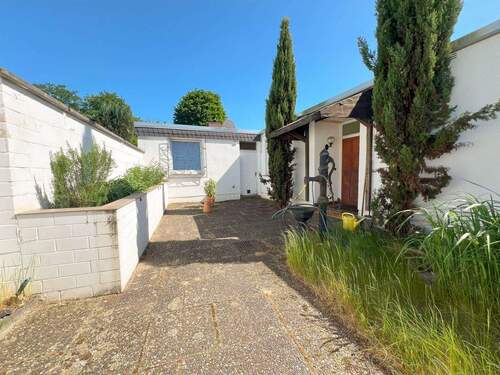 Hausansicht - 5 Zimmer Bungalow zum Kaufen in Mörfelden-Walldorf