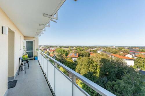 Zugang Wohnung 8.OG - 