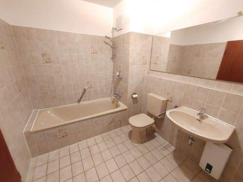 Badezimmer (innenliegend) - 