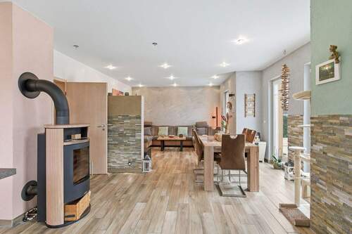 Wohnzimmer - 5 Zimmer Einfamilienhaus zum Kaufen in Berlin