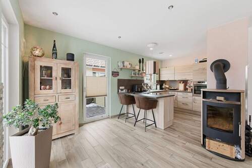 Wohnzimmer - 5 Zimmer Einfamilienhaus in Berlin