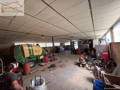 Innen - Halle in Breitscheid zum Kaufen