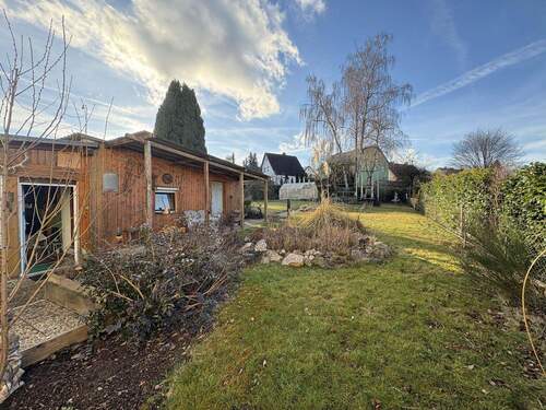 Garten mit Nebengebäude - Ein Haus zwei Wohnung und ein großes Grundstück