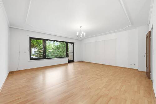 Wohnzimmer - 5 Zimmer Doppelhaushälfte zum Kaufen in Berlin