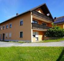 Großzügige Hofstelle mit Wohnhaus, Stallungen & 2.670 m² Grundstück in ruhiger Lage in Pamsendorf - Pfreimd