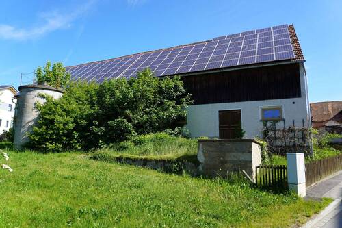 Nebengebäude mit Photovoltaikanlage - Ansicht Süd - 