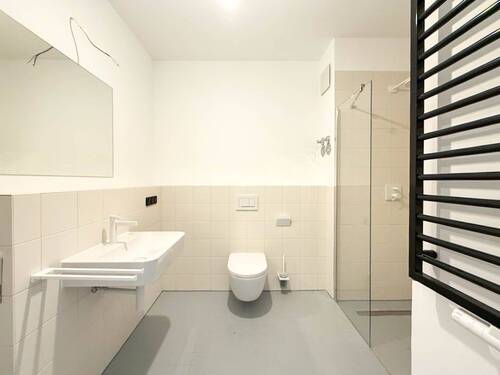 Badezimmer - Etagenwohnung mit 44,30 m² in Berlin zum Kaufen