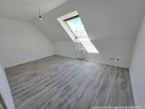 Schlafzimmer - 2 Zimmer Etagenwohnung zur Miete in Chemnitz
