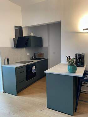 Küche - zentrumsnah und exclusiv: Zweiraumwohnung mit heller Loggia