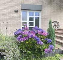 202603 Familienhaus mit Garten im citynahen Grünen für stilvolles Wohnen auf drei Ebenen - Odenthal Blecher