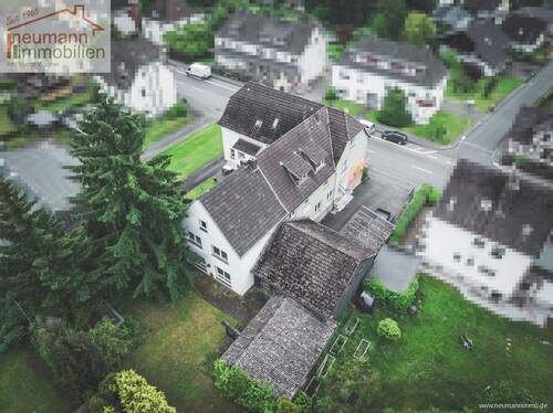 Luftbild - 1 Zimmer Mehrfamilienhaus, Wohnhaus in Flammersfeld