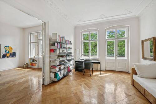 Wohn- und Arbeitszimmer mit Balkon - 
