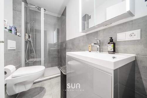 STILVOLLES BADEZIMMER - 