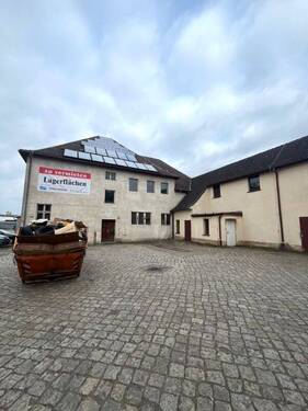 Ansicht, Gebäude - Große Garage! Im westender Gewerbegebiet