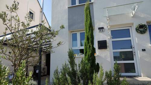 Hauseingang - 5 Zimmer Doppelhaushälfte zum Kaufen in Kappel-Grafenhausen