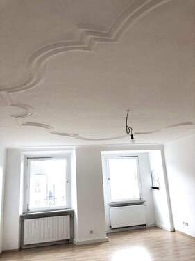 Wohnung Theresienplatz SR (2).JPG - 4 Zimmer Wohnung am Stadtplatz - 1.150,00&nbsp;EUR Kaltmiete, ca.&nbsp; 160,00&nbsp;m&sup2;&nbsp;Wohnfl&auml;che