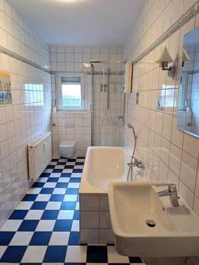 Bad.jpg - 5 Zimmer Etagenwohnung in Bad Breisig