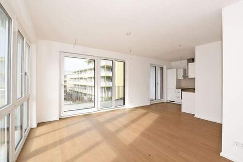 Wohnzimmer - 2 Zimmer Etagenwohnung zur Miete in München