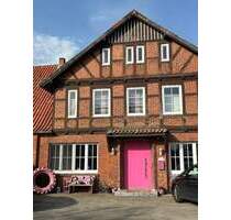 Historisches Bahnhofshotel mit Festsaal, Bühne, ehem. Gaststube und 5 Wohneinheiten auf dem Lande - Dahlenburg / Lemgrabe