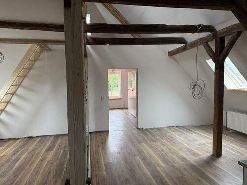 gerade saniert Wohneinheit im OG - 