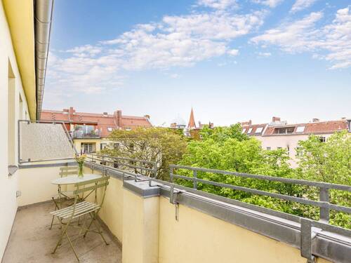 Rooftop Bliss - 3 Zimmer Etagenwohnung in Berlin