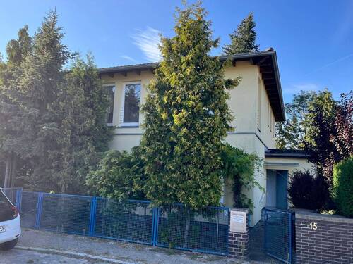 Bild 1 - Vielseitiges Zweifamilienhaus in begehrter Lage