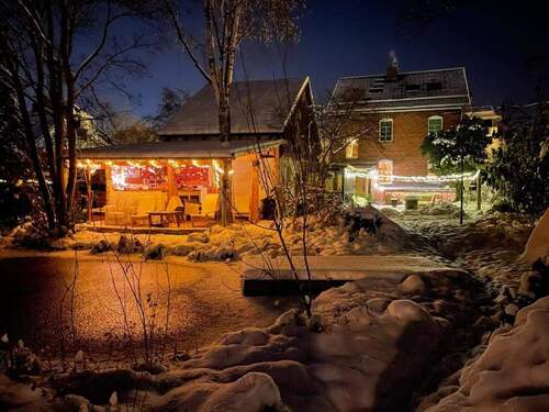 Außenansicht - Stadthaus mit großem Grundstück, Nebengelass & Gartenteich