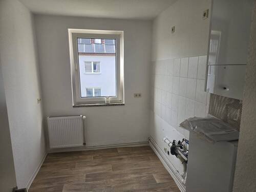 1.OG li Küche.jpg - Etagenwohnung mit 67,50 m² in Wiesenau zur Miete