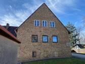 Giebel Gemeindehaus - 1 Zimmer Mehrfamilienhaus, Wohnhaus in Hähnichen
